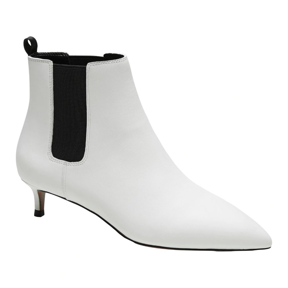 BANANA REPUBLIC Kitten Heel Chelsea Boots Size 9.5